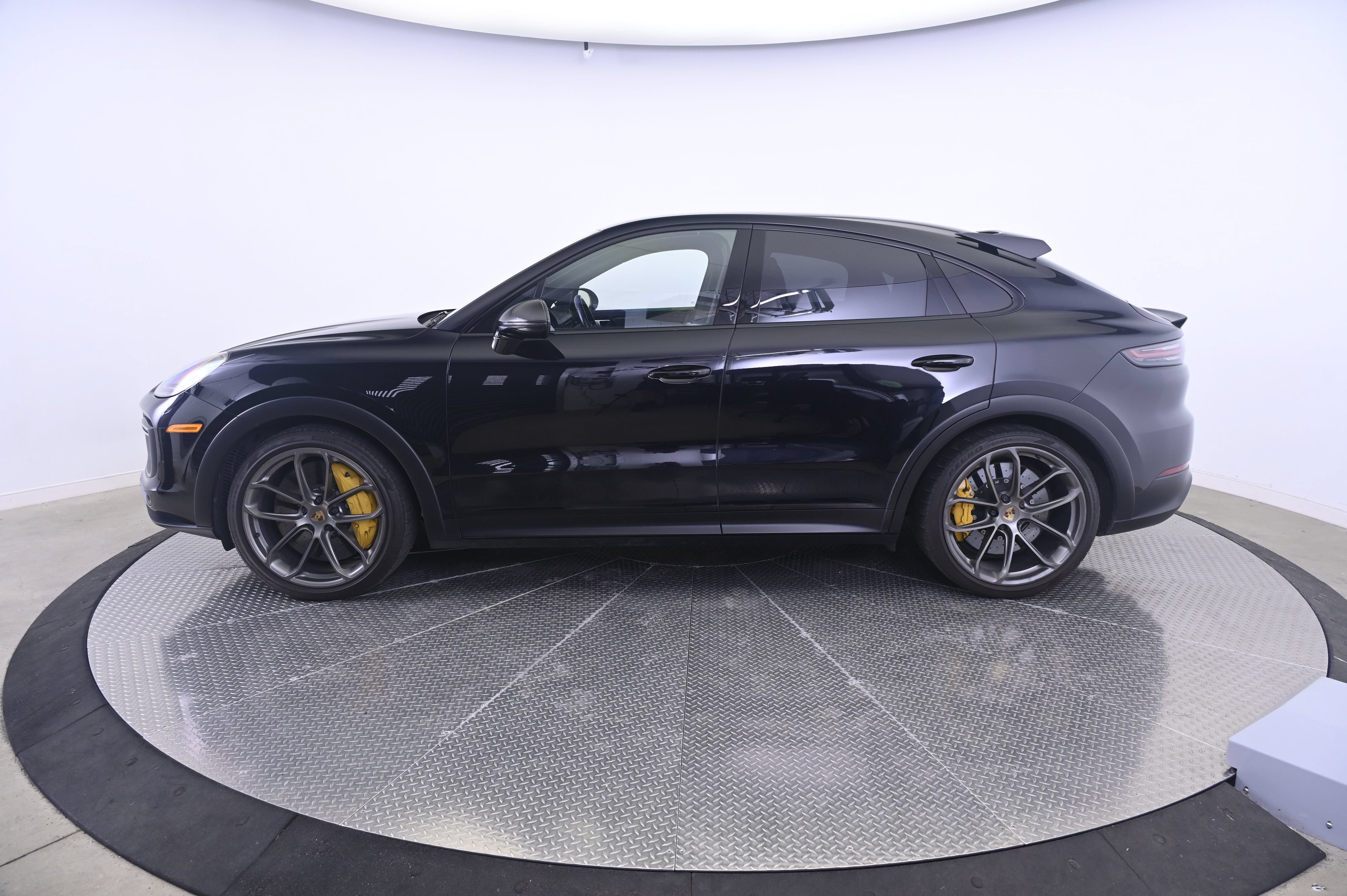 Certified 2022 Porsche Cayenne Turbo GT AWD/4WD image 2