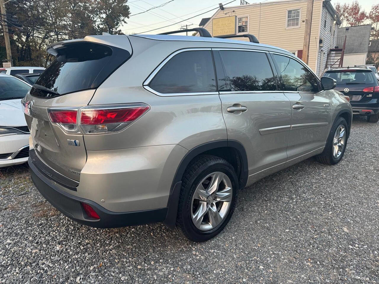 Used 2015 Toyota Highlander Limited Platinum image 9