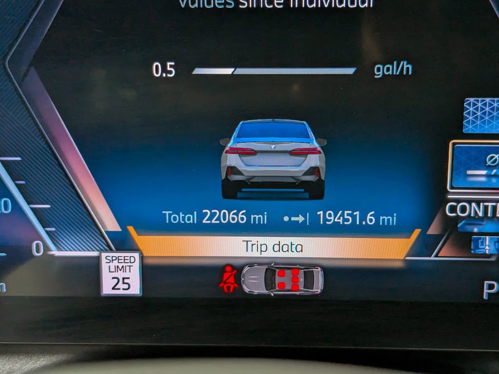 Certified 2024 BMW 530i w/ M Sport Package image 28