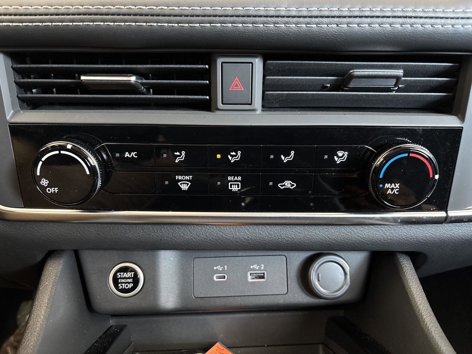 Used 2023 Nissan Rogue S image 17