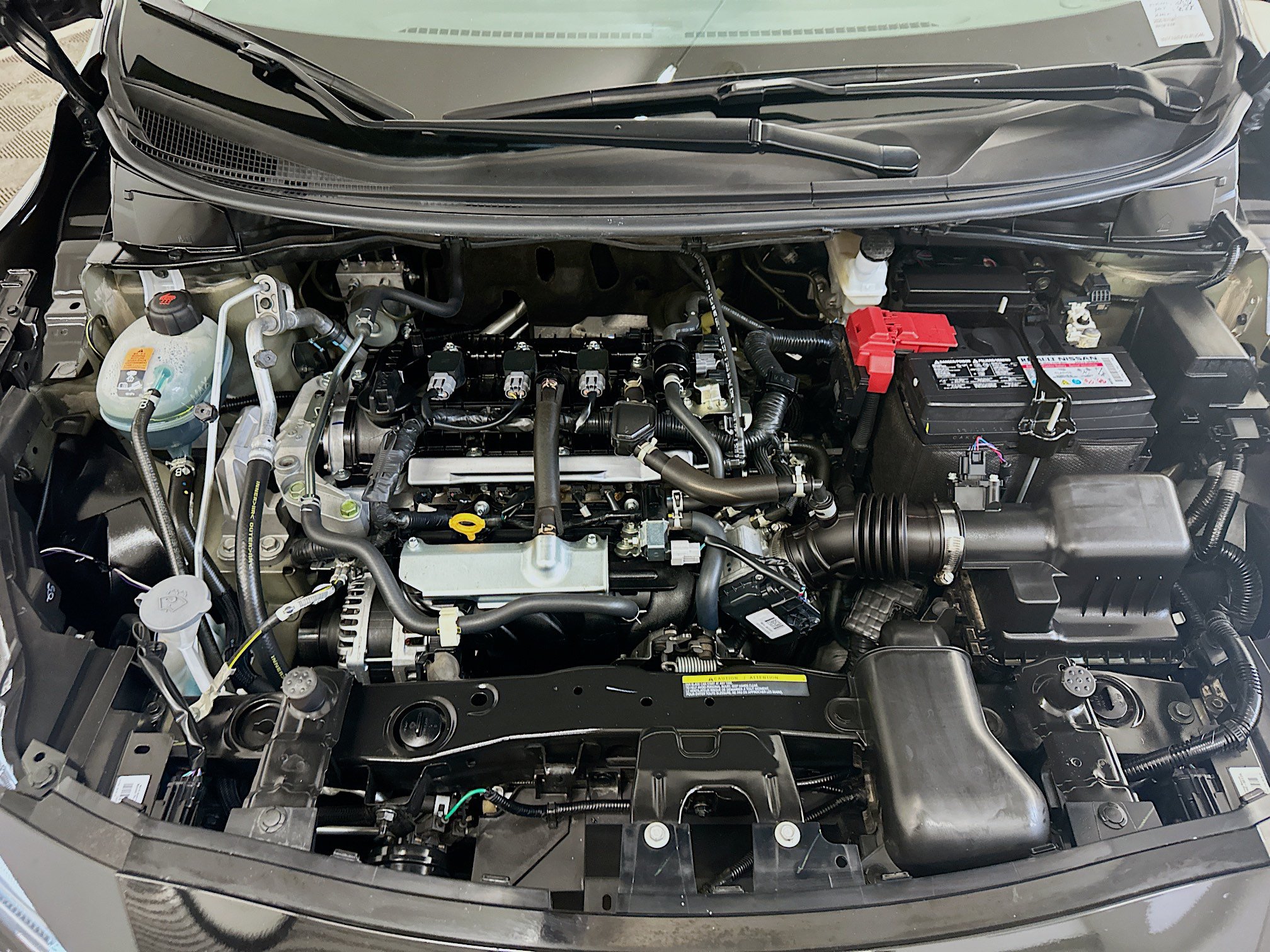 Used 2025 Nissan Versa SV FWD image 33