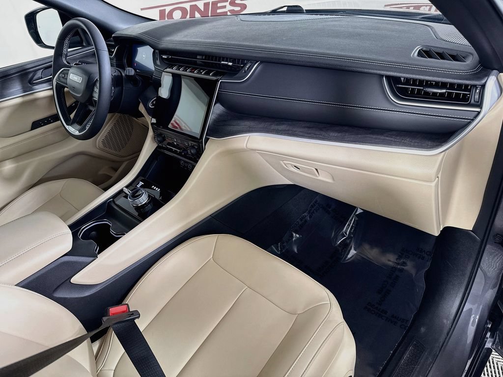 Used 2023 Jeep Grand Cherokee L Limited AWD/4WD image 34