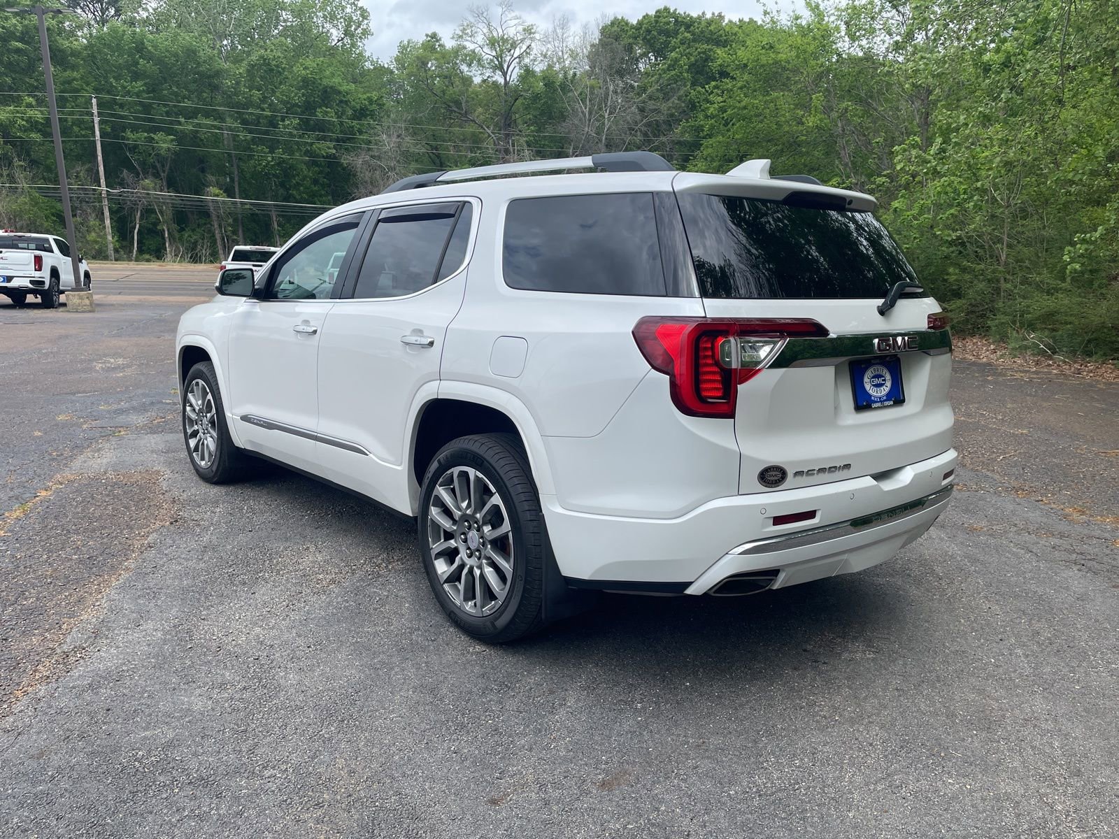 Used 2023 GMC Acadia Denali w/ Denali Ultimate Package image 3