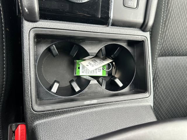 Used 2024 Mitsubishi Outlander ES image 16