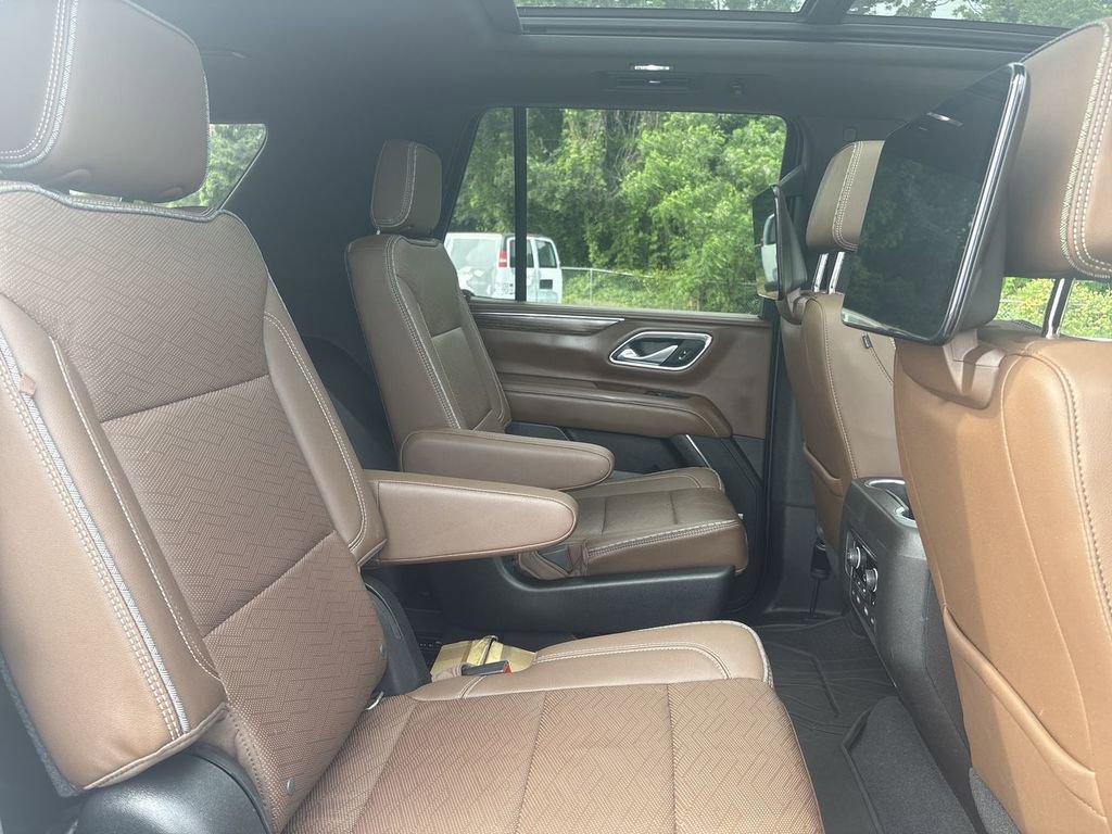 Certified 2021 Chevrolet Tahoe High Country w/ Premium Package AWD/4WD image 27