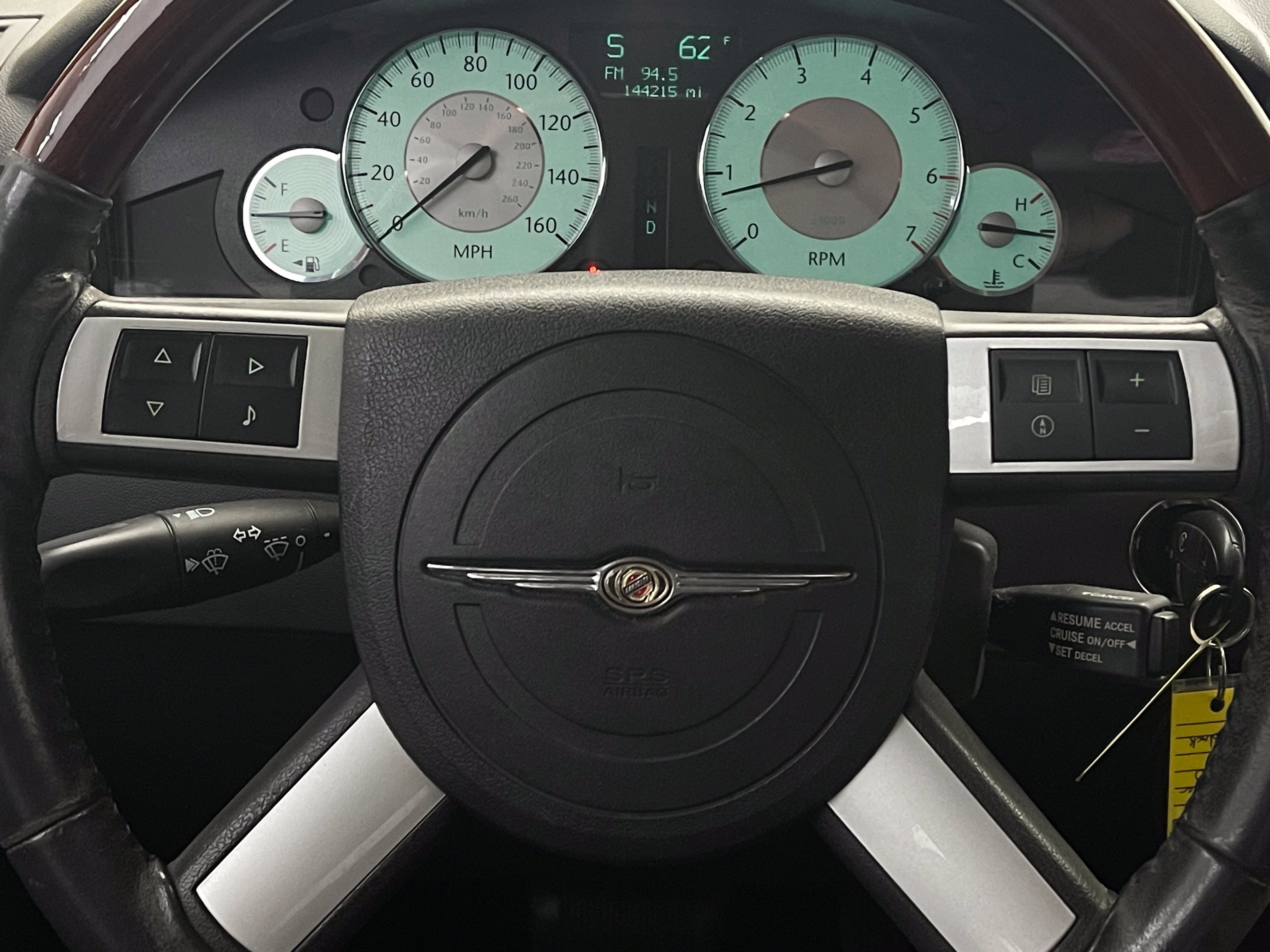 Used 2009 Chrysler 300 C w/ Luxury Group II RWD image 20