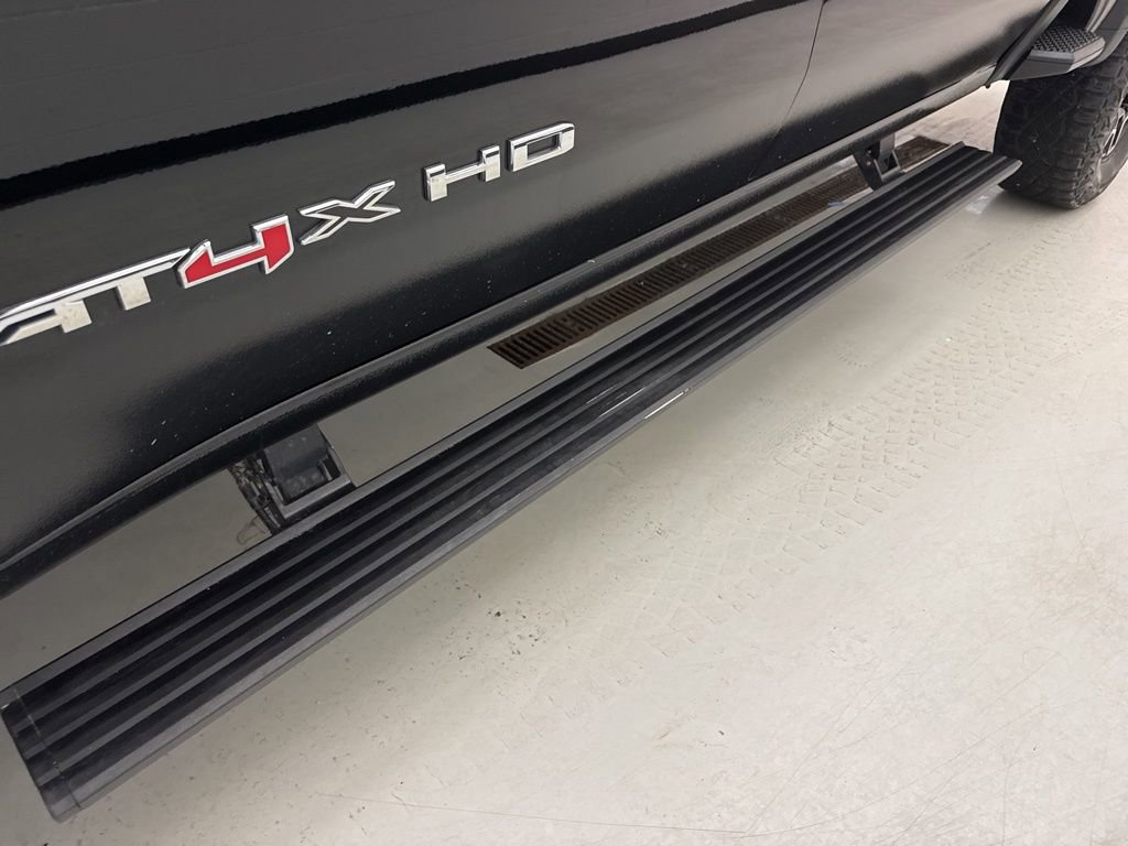Used 2024 GMC Sierra 2500 AT4X image 25