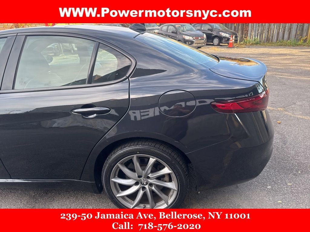 Used 2022 Alfa Romeo Giulia Ti image 7