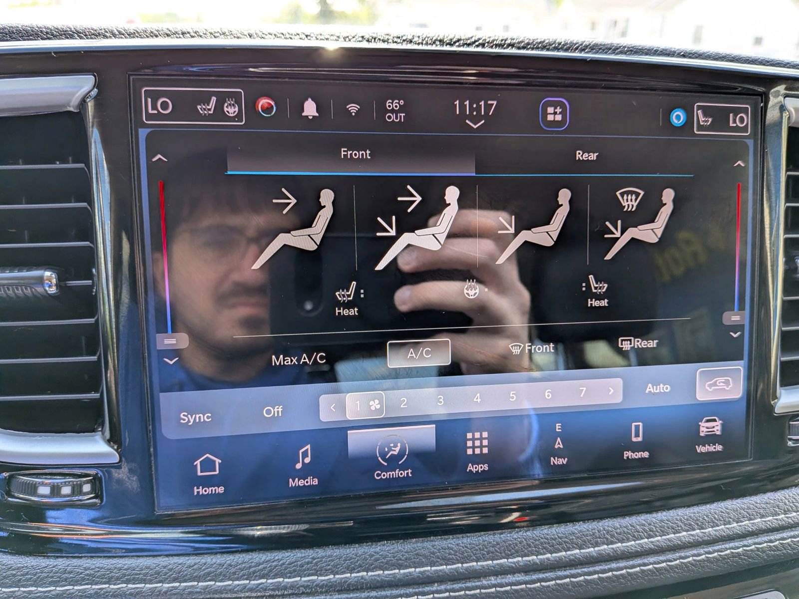 Used 2022 Chrysler Pacifica Touring-L w/ Uconnect Theater Family Group FWD image 71