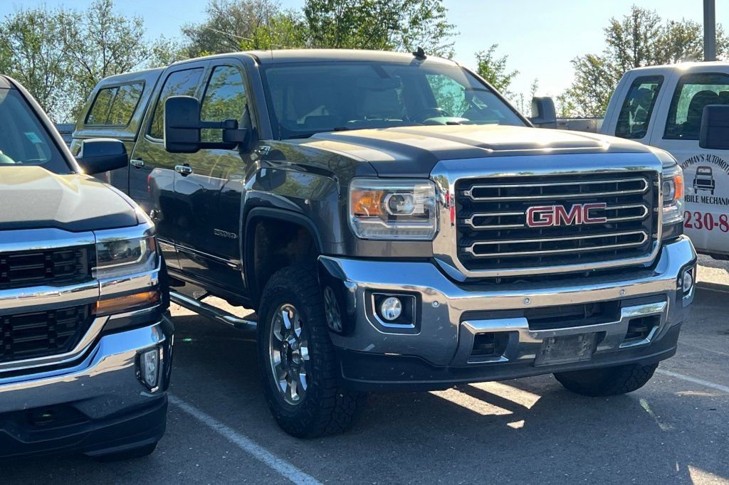 Used 2015 GMC Sierra 2500 SLT w/ Suspension Package, Off-Road AWD/4WD image 2