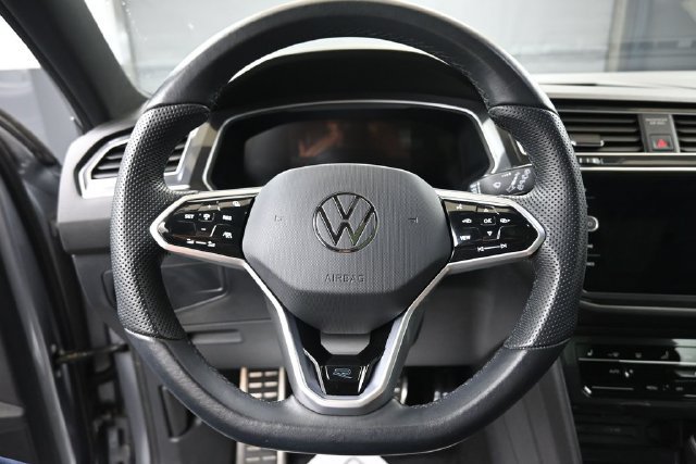 Used 2024 Volkswagen Tiguan SE R-Line AWD/4WD image 24