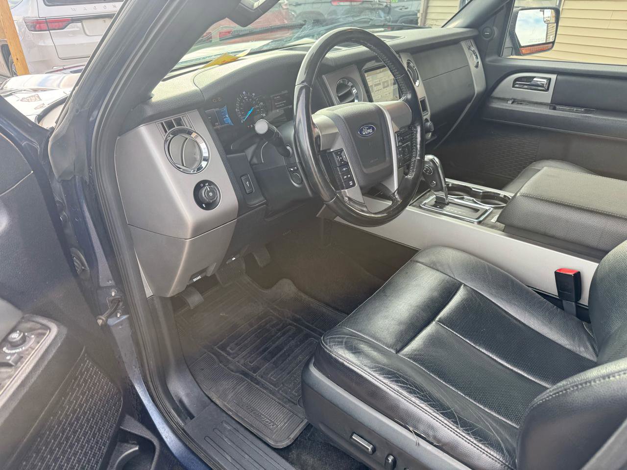 Used 2017 Ford Expedition EL Limited w/ Equipment Group 301A image 11