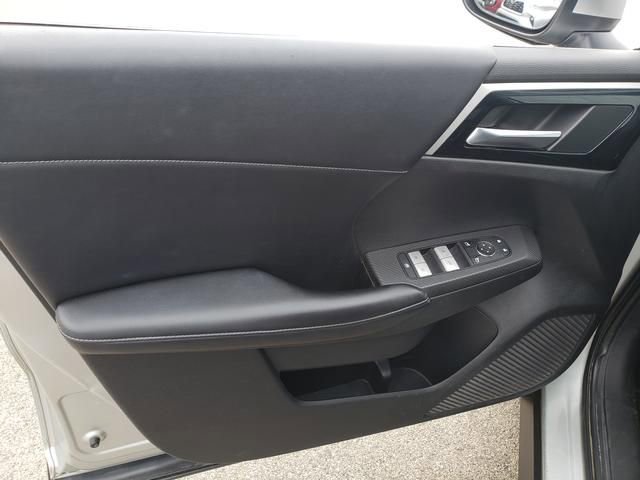 Used 2022 Mitsubishi Outlander SE image 9