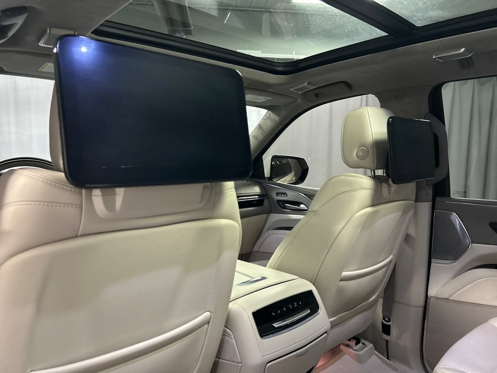 Used 2023 Cadillac Escalade Premium Luxury Platinum w/ LPO, Floor Liner Package AWD/4WD image 25