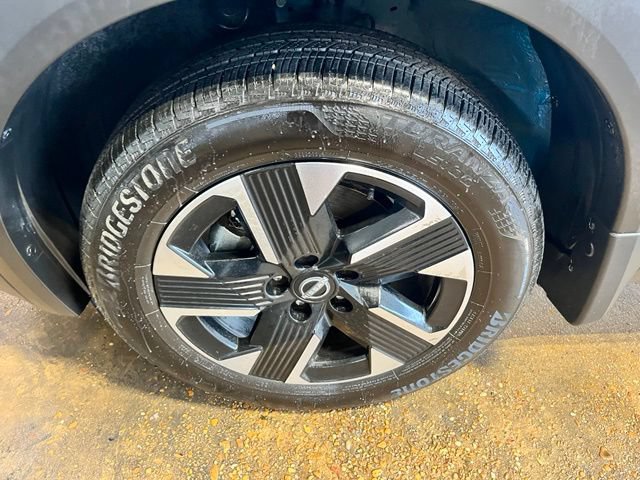 Used 2025 Nissan Kicks SR FWD image 23