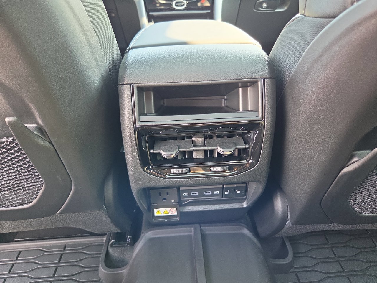 New 2026 Jeep Grand Cherokee Limited AWD/4WD image 15