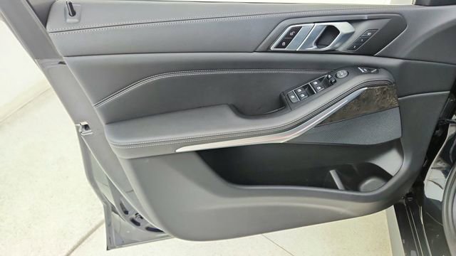 Used 2023 BMW X5 xDrive40i w/ M Sport Package image 36