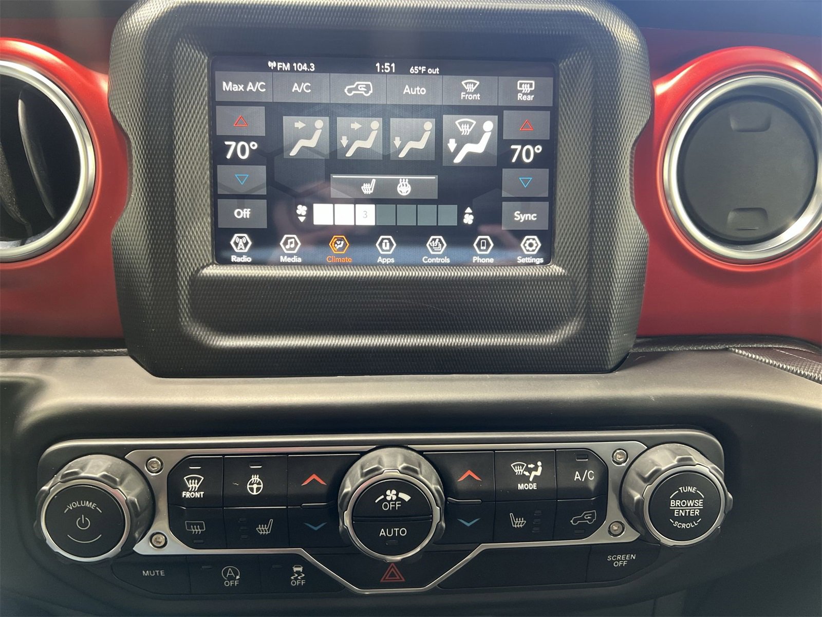 Used 2021 Jeep Wrangler Unlimited Rubicon w/ Cold Weather Group image 18