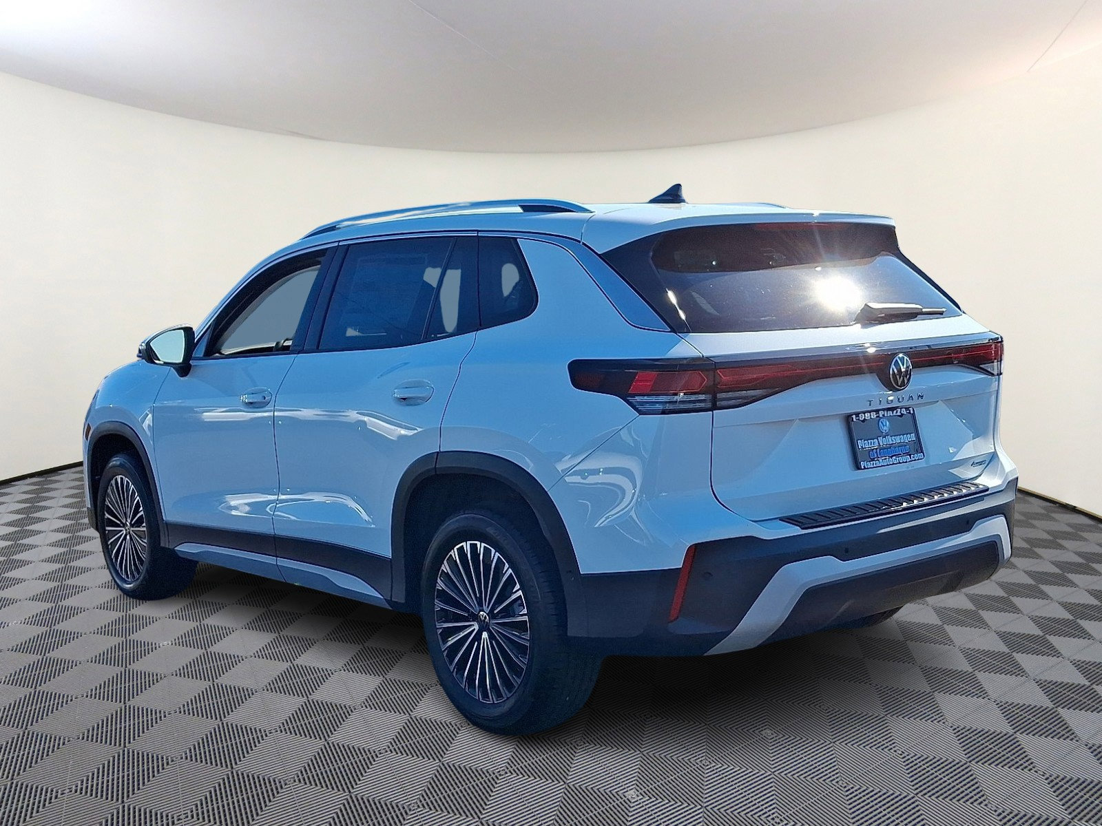 New 2025 Volkswagen Tiguan S AWD/4WD image 3