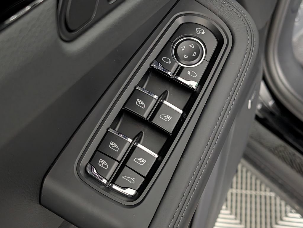 New 2026 Porsche Macan Turbo AWD/4WD image 27
