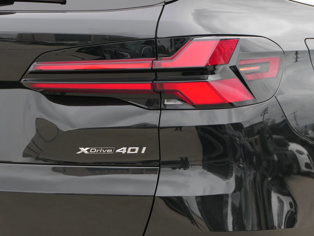 Used 2025 BMW X5 xDrive40i w/ Premium Package image 4