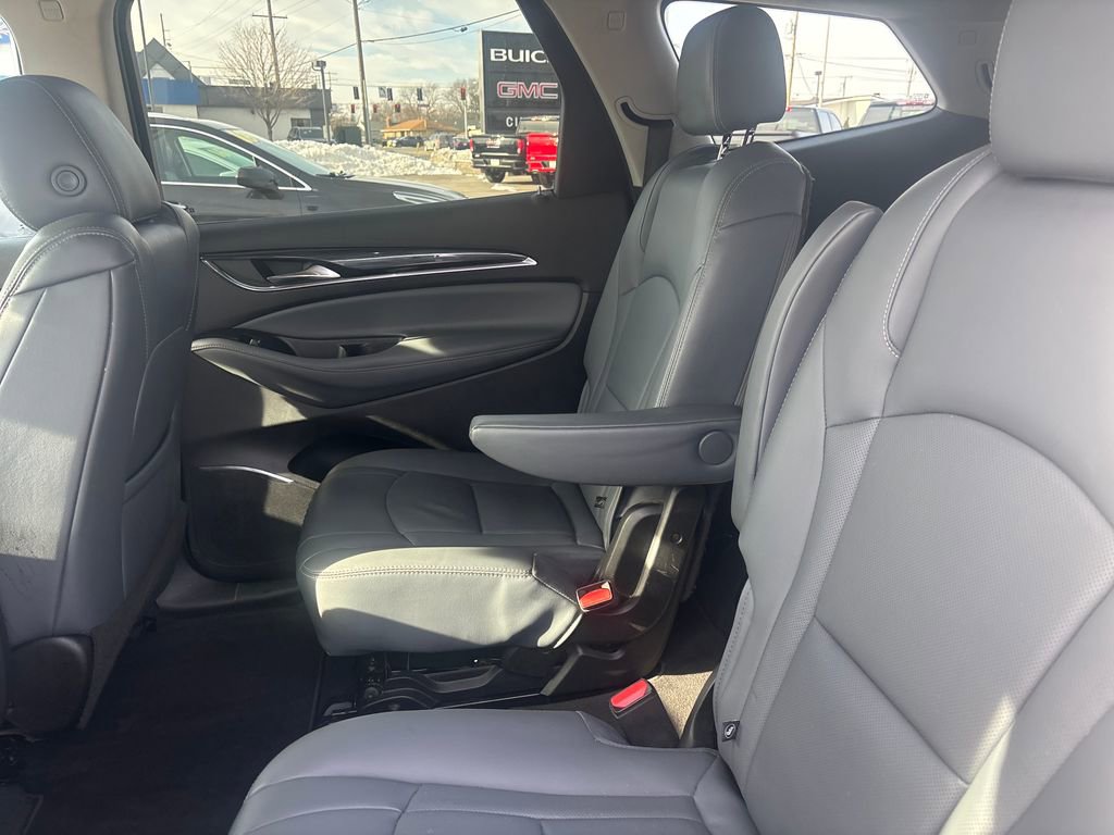 Used 2021 Buick Enclave Essence image 29
