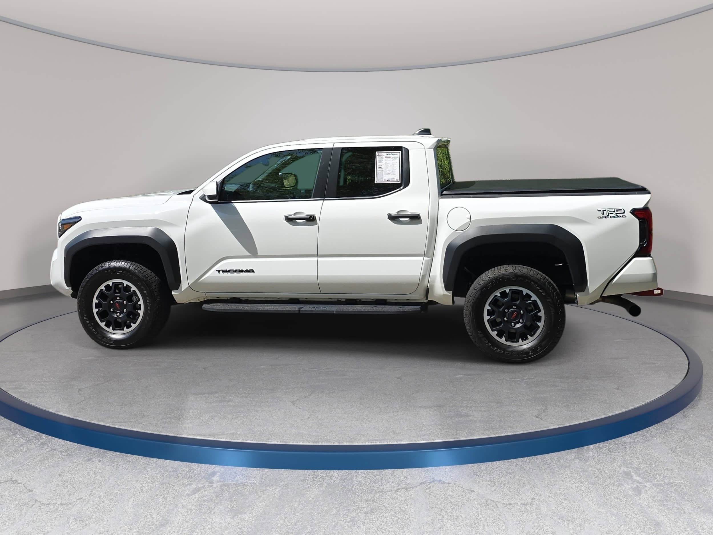 Certified 2024 Toyota Tacoma TRD Off-Road image 8
