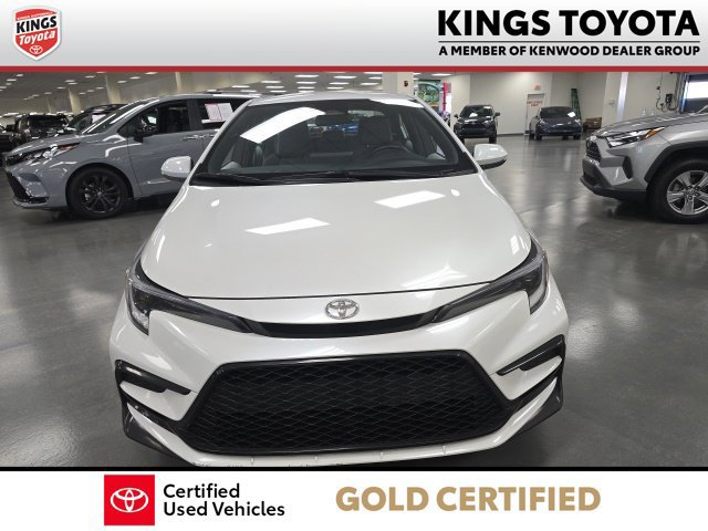 Certified 2025 Toyota Corolla SE FWD image 3