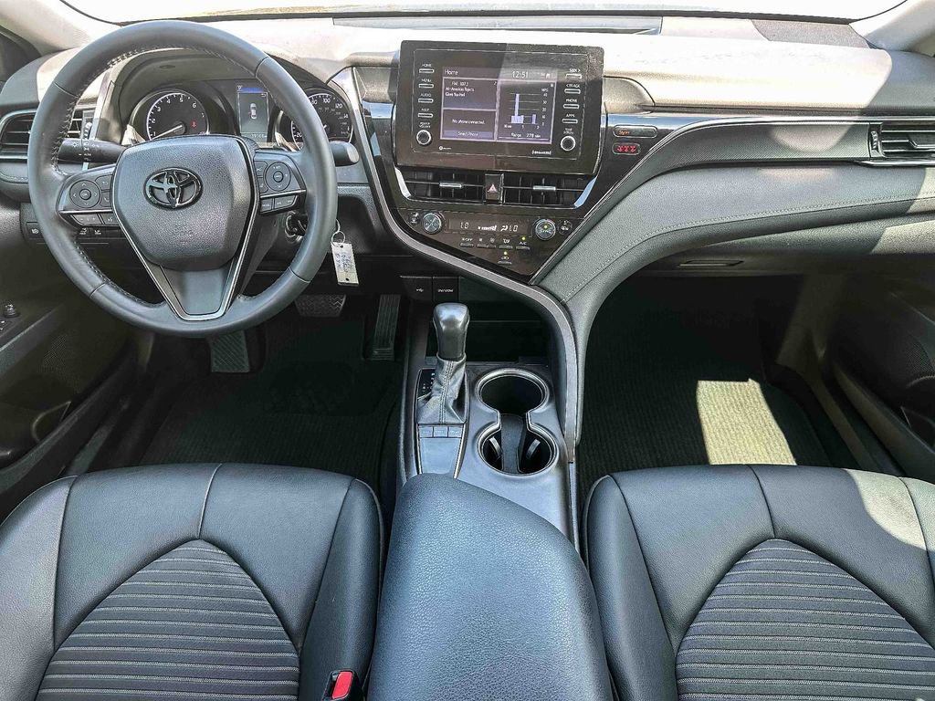 Used 2023 Toyota Camry SE image 11