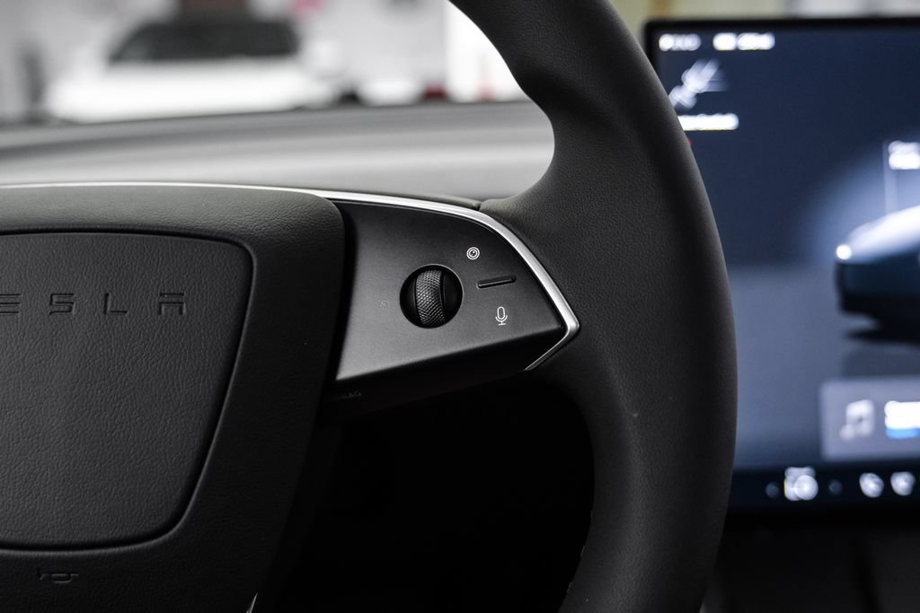 Used 2026 Tesla Model Y 2WD image 17