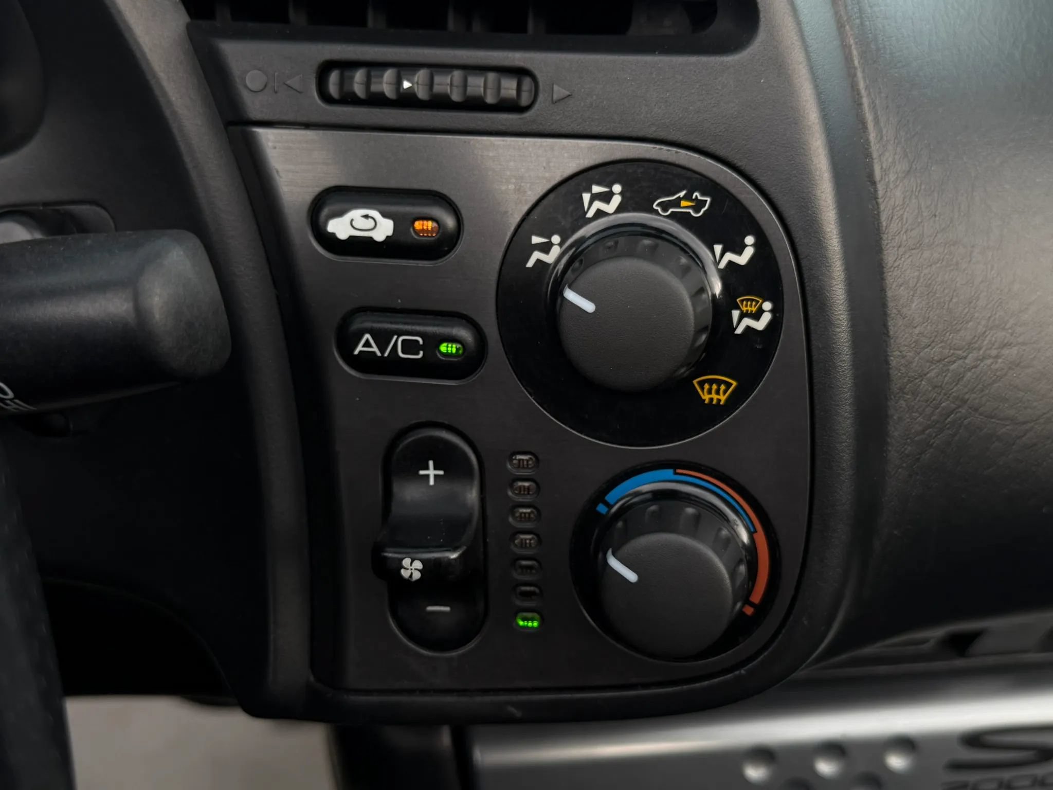 Used 2000 Honda S2000 image 24