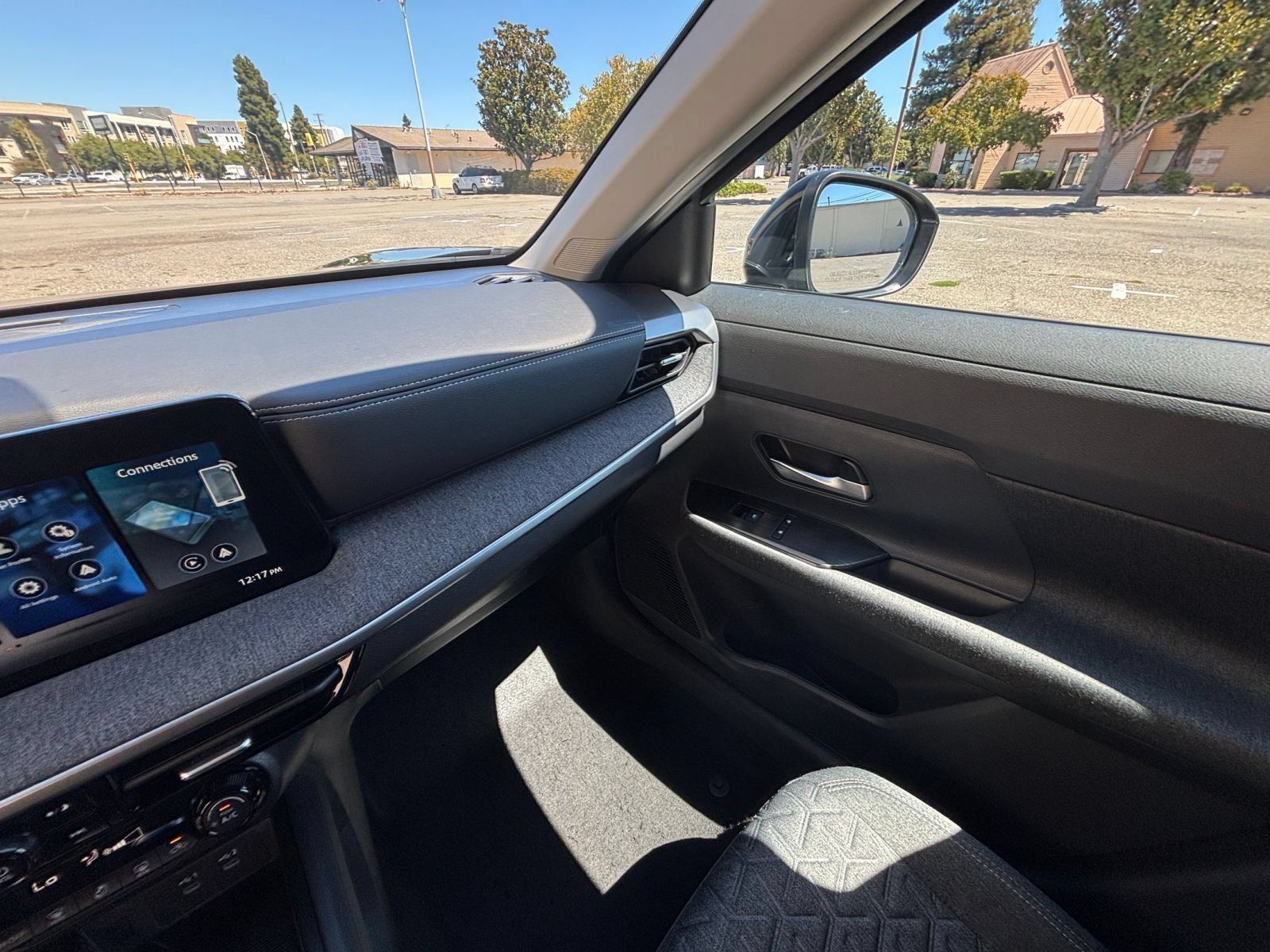 Used 2026 Nissan Kicks SV FWD image 33