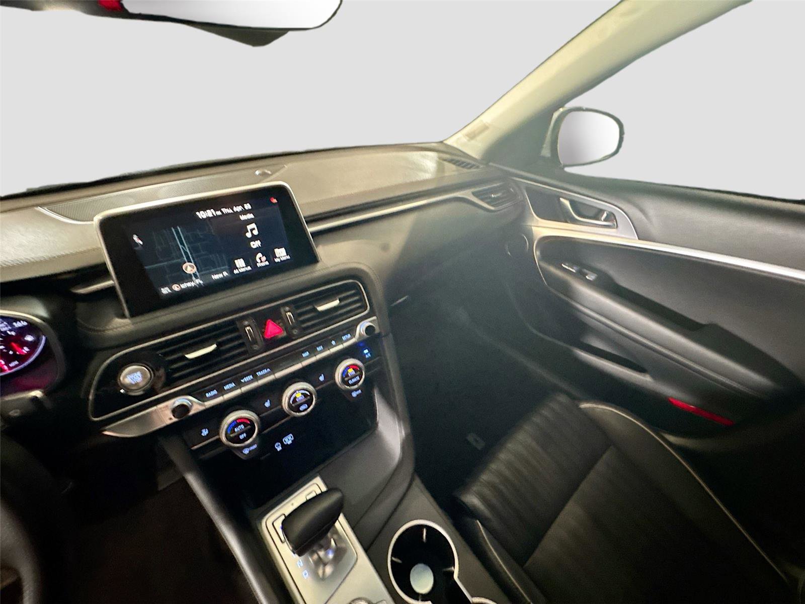 Used 2020 Genesis G70 2.0T w/ Elite Package AWD/4WD image 8