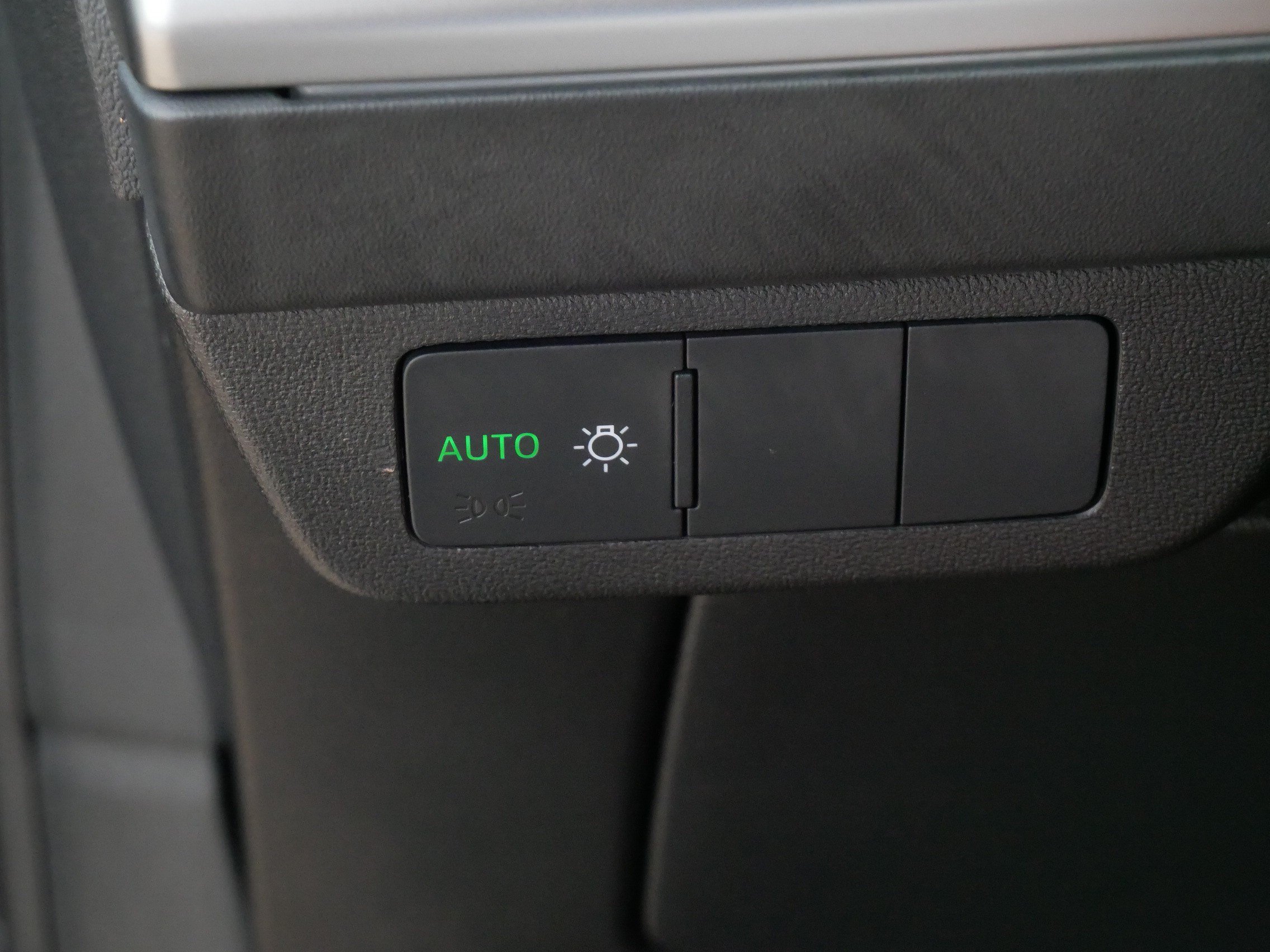 Used 2023 Audi Q4 e-tron Premium Plus w/ Premium Plus AWD/4WD image 27