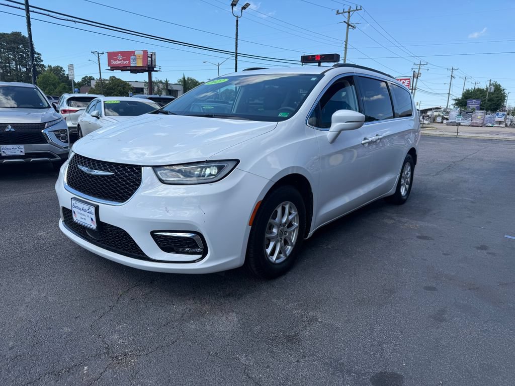 Used 2022 Chrysler Pacifica Touring-L FWD image 7
