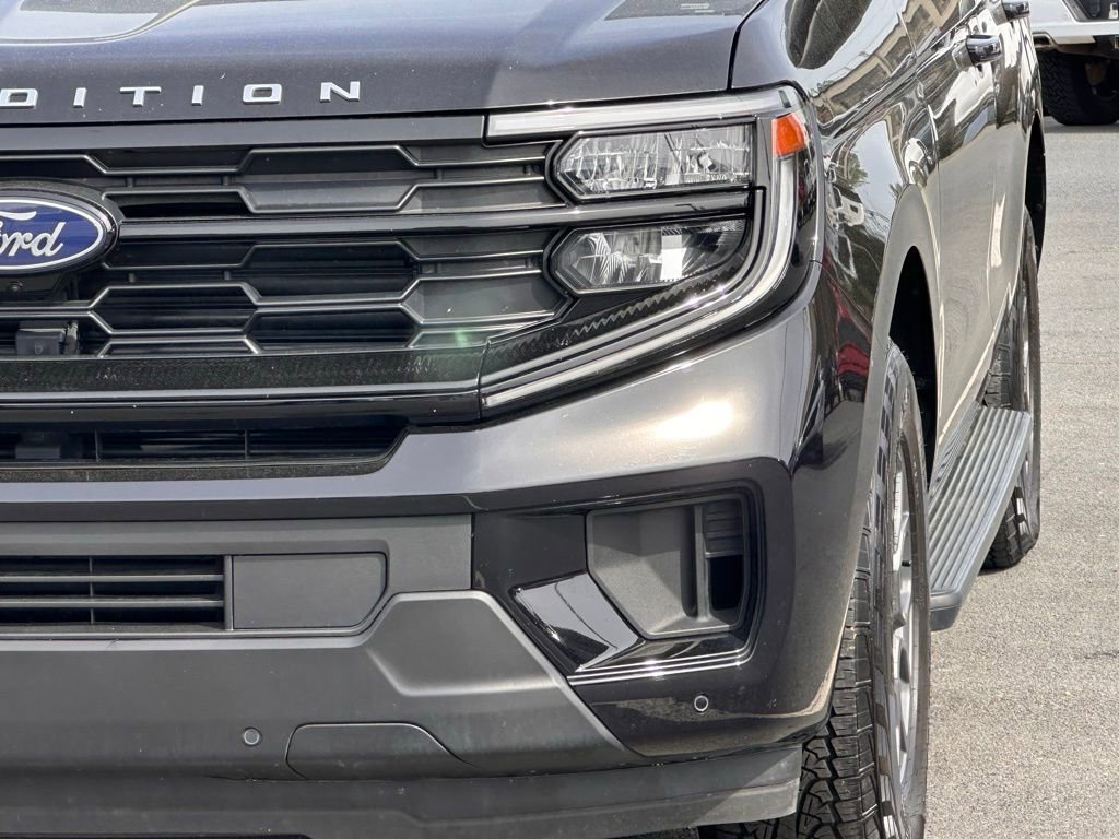 Used 2025 Ford Expedition Active image 48