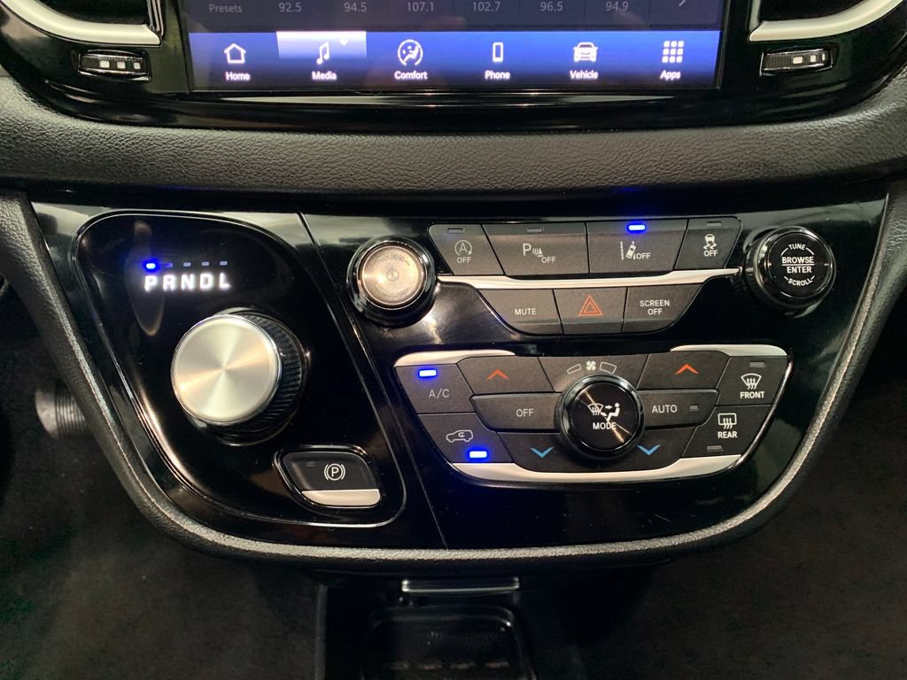 Used 2025 Chrysler Pacifica Select FWD image 29