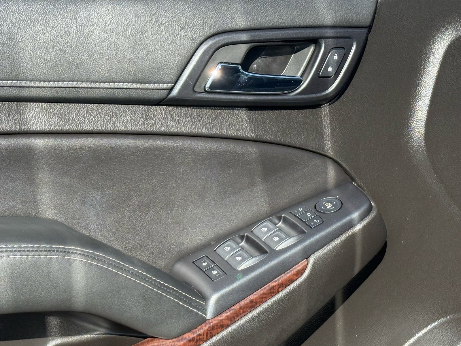 Used 2018 GMC Yukon SLT w/ Open Road Package image 18