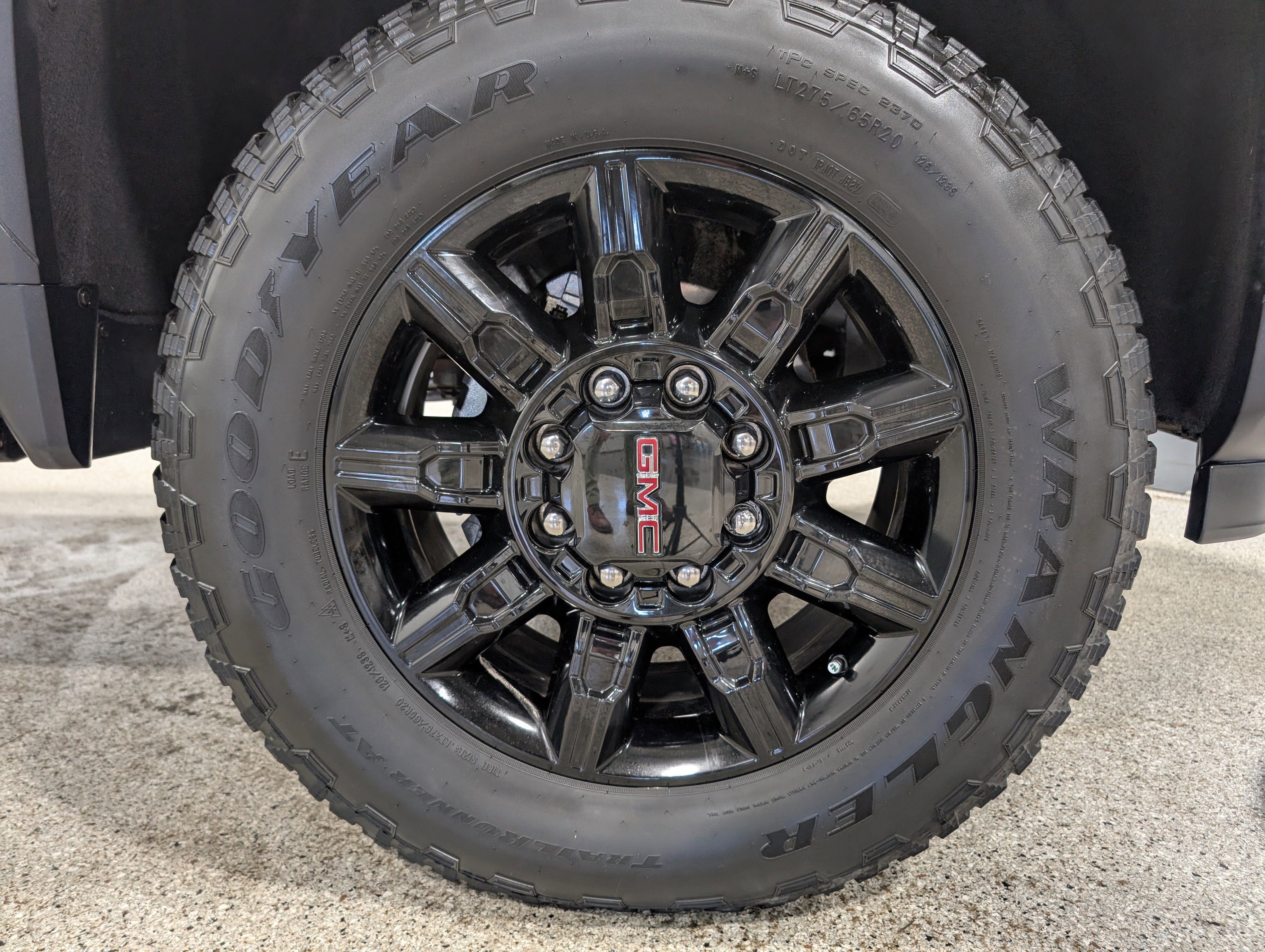 Used 2025 GMC Sierra 2500 AT4 w/ AT4 Premium Plus Package image 15