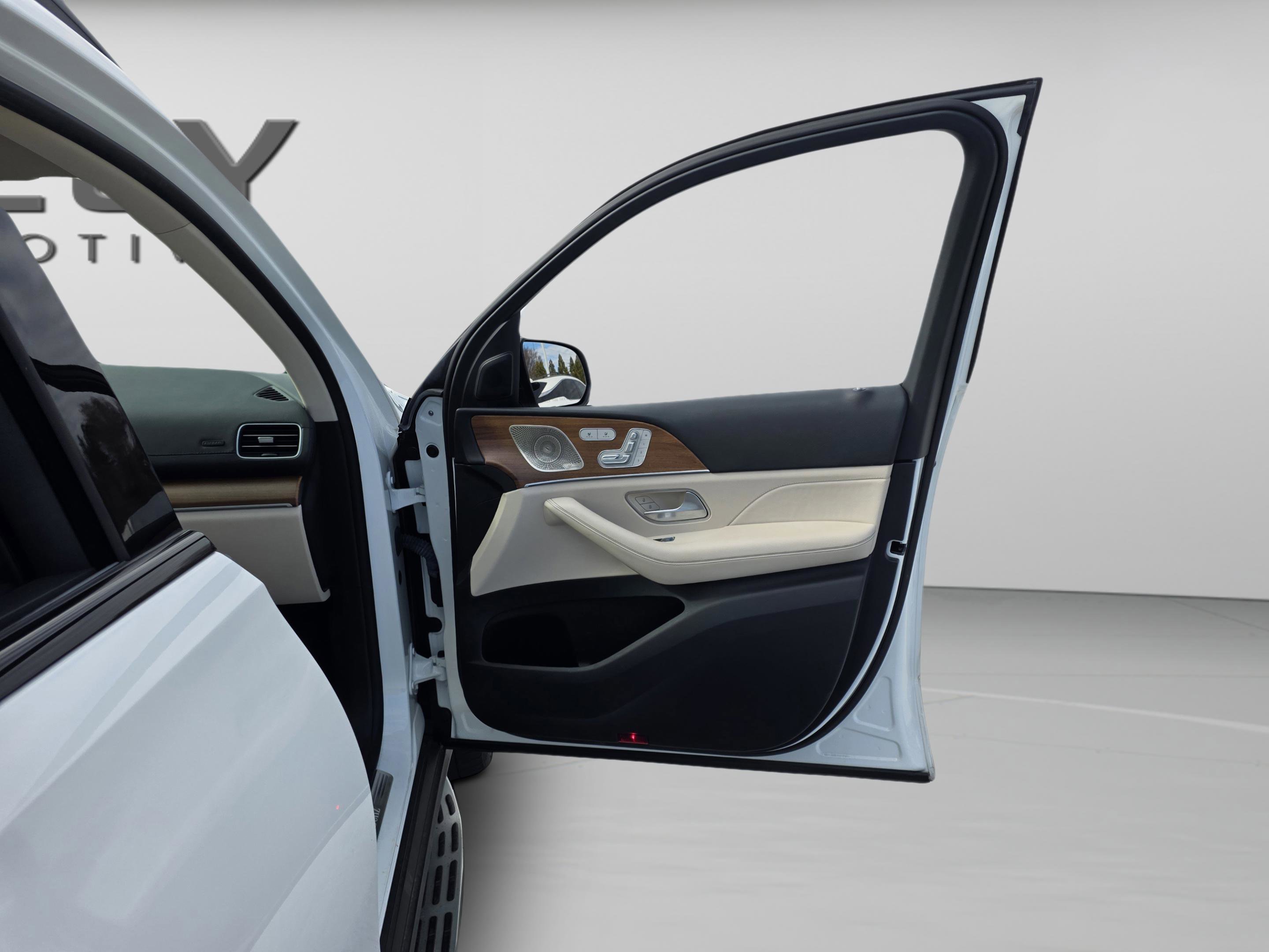 Used 2022 Mercedes-Benz GLS 450 4MATIC image 26