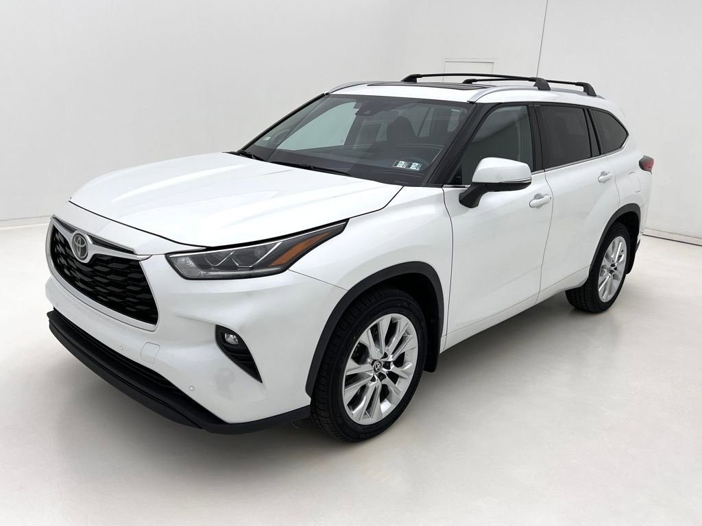 Used 2023 Toyota Highlander Limited image 4