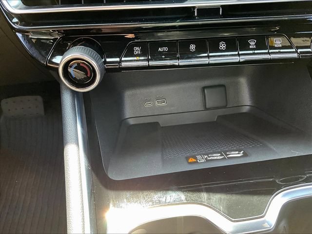 New 2026 Chevrolet Traverse LT w/ Driver Confidence Package FWD image 8