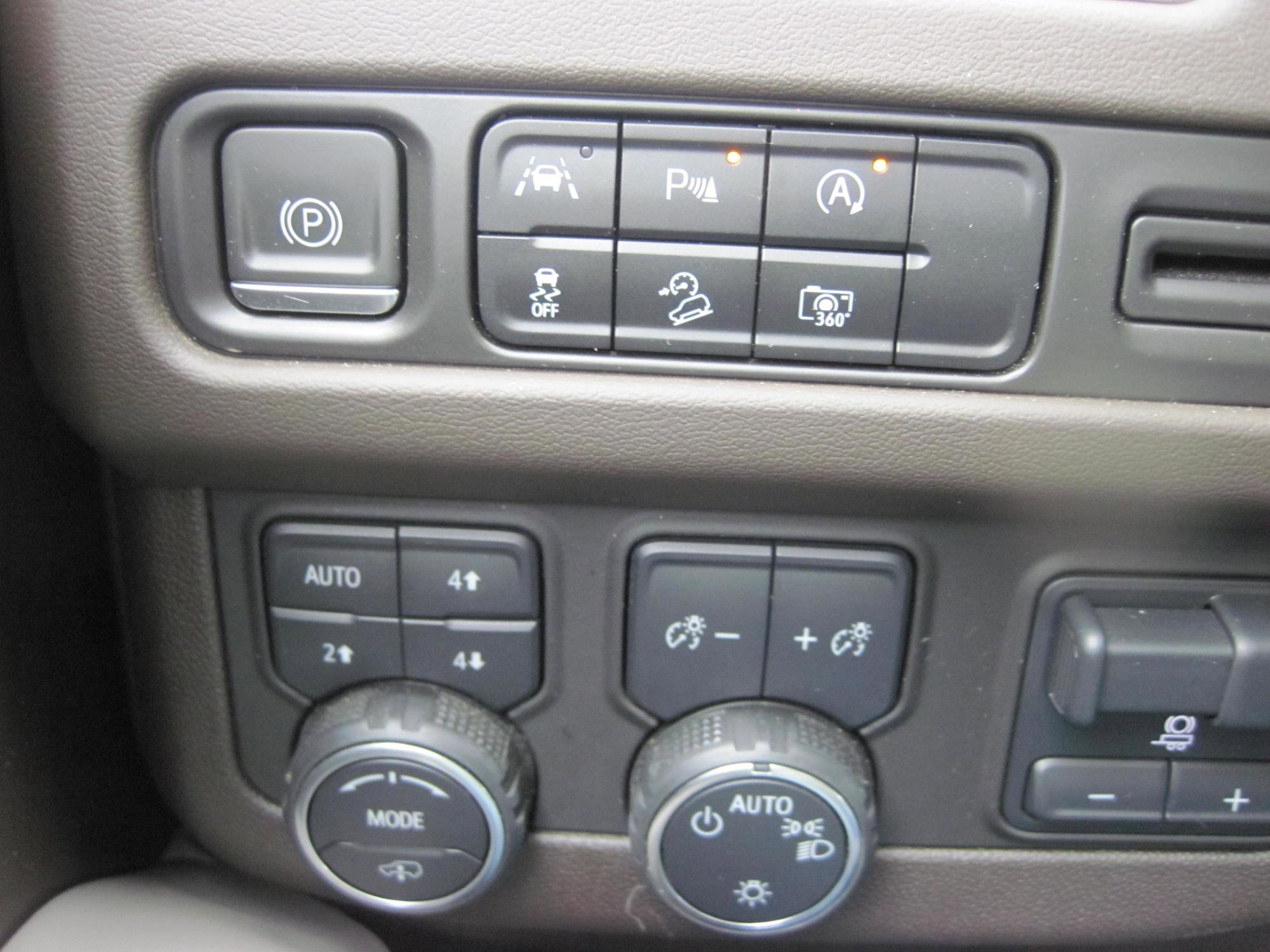 Used 2023 Chevrolet Tahoe Z71 w/ Off-Road Capability Package AWD/4WD image 17
