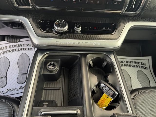 Used 2025 Ford Expedition Max Platinum w/ Stealth Appearance Package AWD/4WD image 32