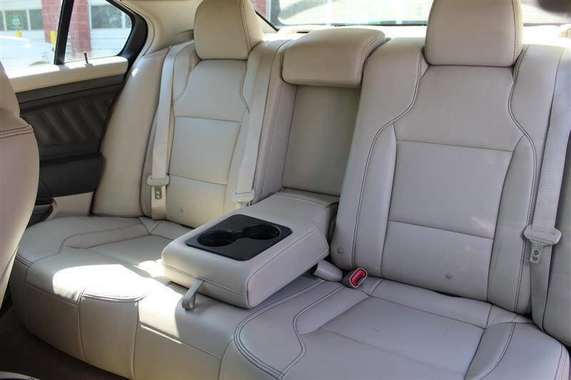 Used 2012 Ford Taurus SEL FWD image 22