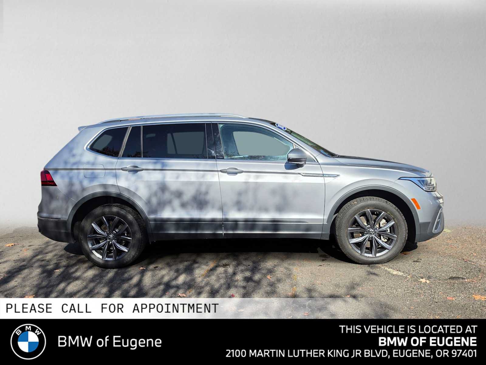 Used 2022 Volkswagen Tiguan SE AWD/4WD image 2