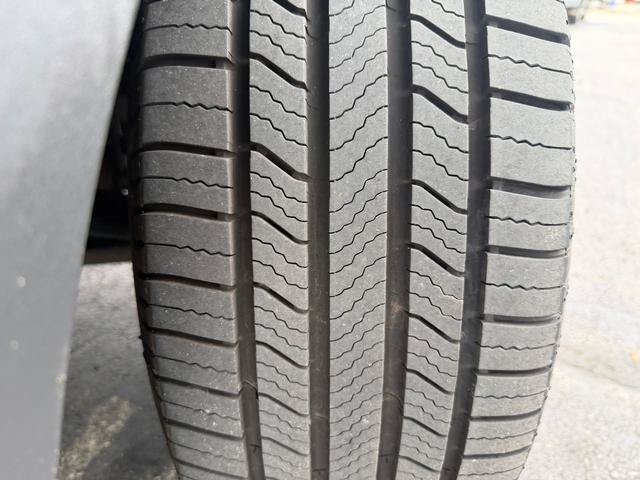 Used 2016 Ford Escape SE w/ Equipment Group 201A FWD image 11