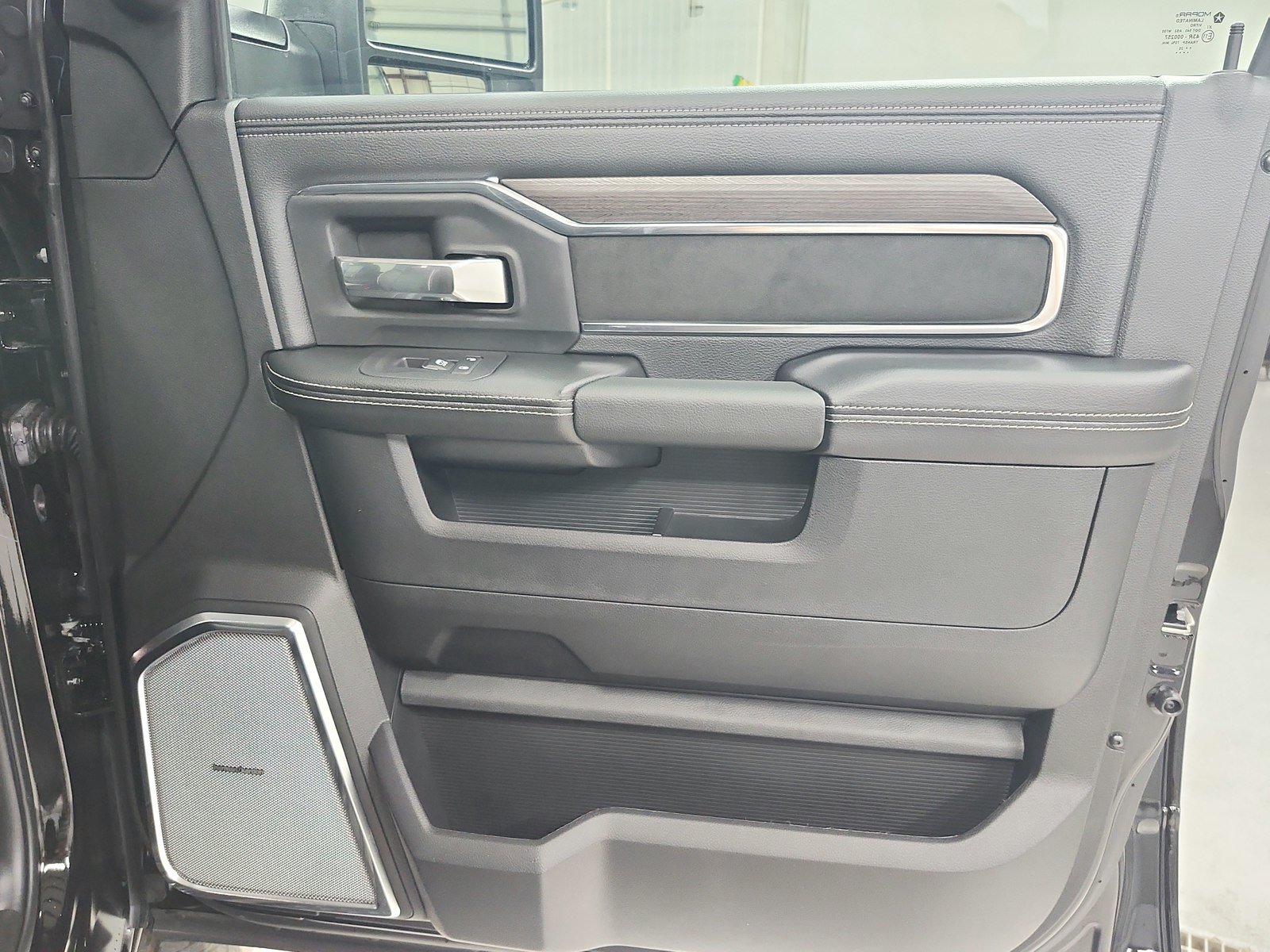 New 2026 RAM 2500 Laramie AWD/4WD image 41