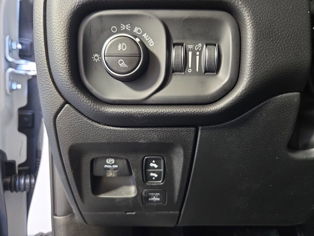 New 2026 RAM 1500 Laramie AWD/4WD image 25