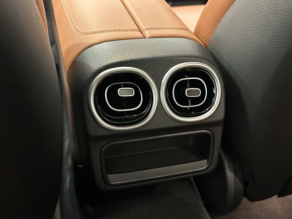 Certified 2022 Mercedes-Benz C 300 Sedan image 25